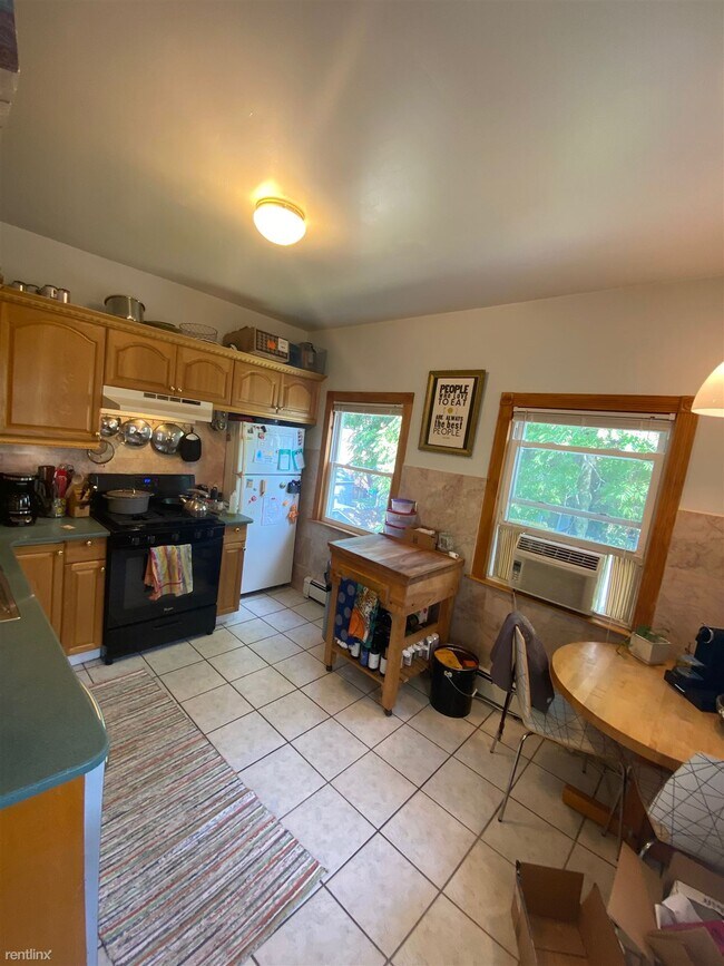 Building Photo - 2 br, 1 bath House - 132 Cherry St Apt 2