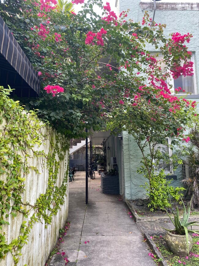 Foto del edificio - 1624 SW 10th St