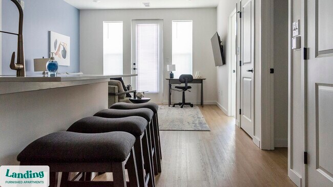 Building Photo - 650 N Main St