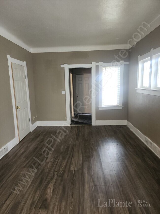 Building Photo - Two Bedroom Home for Rent