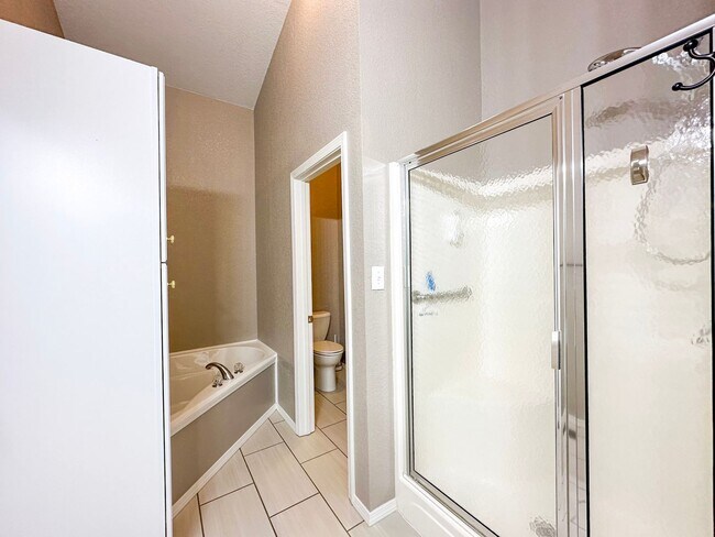Building Photo - Beautiful 3 bedroom 2 bath home in Still C...