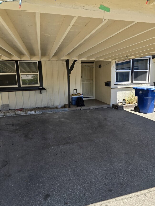 Building Photo - 13229 Schoenborn St