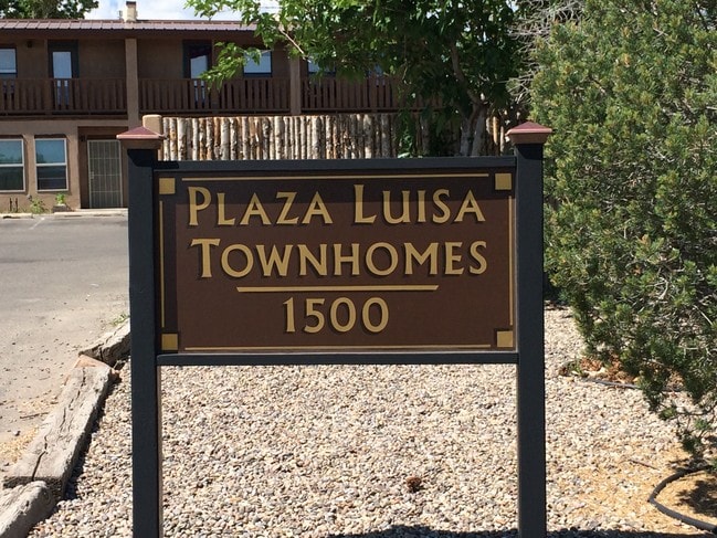 Entrance - 1500 Luisa St