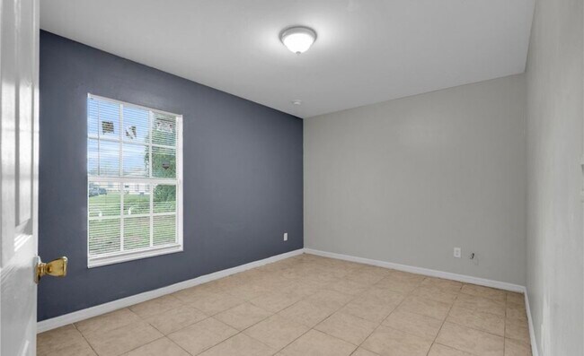 Building Photo - 4510 30th St SW