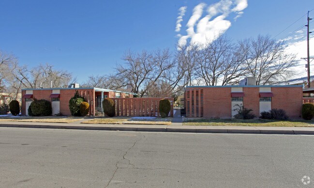 Primary Photo - 300-306 12th St SW