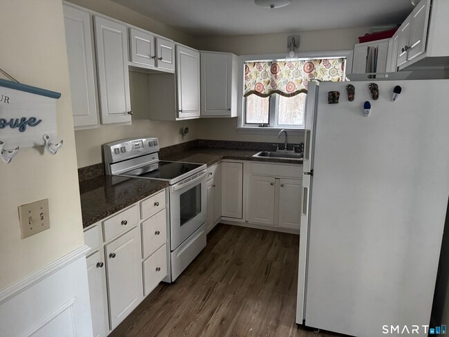 Building Photo - 51 Billow Rd