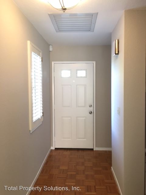 Foto del edificio - 3713 Clayton Rd