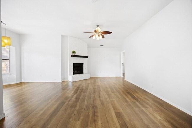 Foto del edificio - 2209 Stirrup Dr
