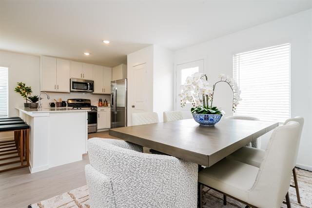 Building Photo - 2732 Ctr Crk Ln