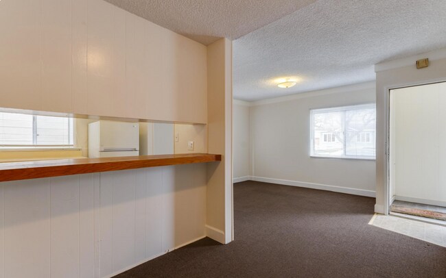 Living - 308 Ruby St