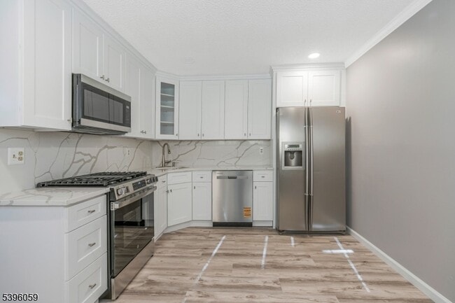 Building Photo - 604 Brokaw Ct