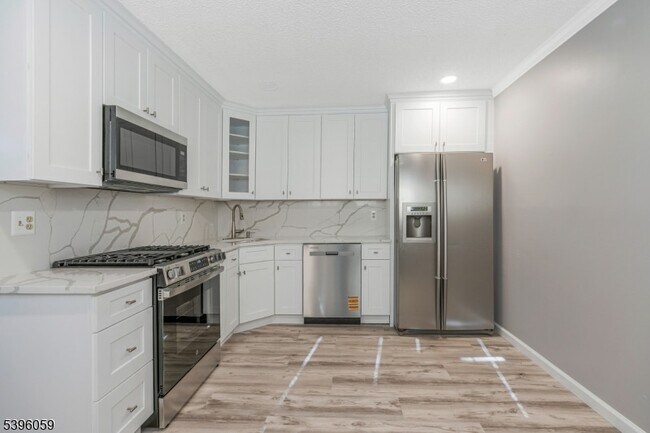 Foto del edificio - 604 Brokaw Ct