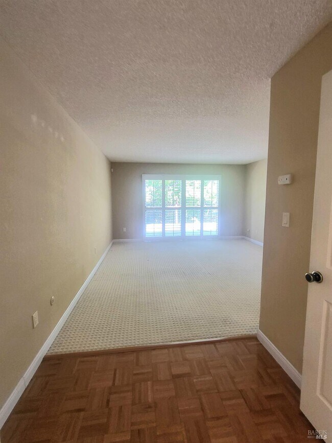 Building Photo - 170 Moonraker Ct
