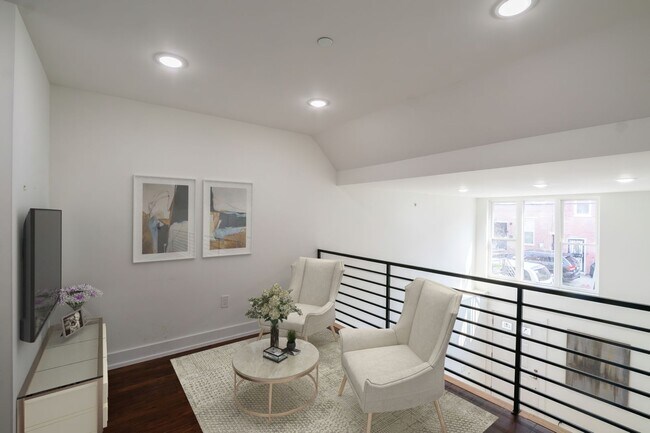 Foto del edificio - Two Bed Brewerytown Home