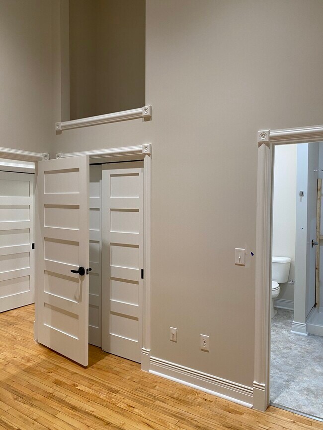 Foto del edificio - 408 South Superior Street, Unit E