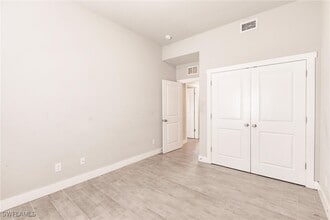 Building Photo - 870 Columbia St