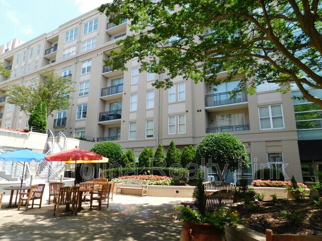 Foto del edificio - 1315 East Blvd
