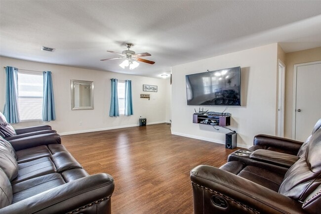 Foto del edificio - 5005 Village Stone Ct