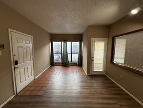 Building Photo - 9254 Forest