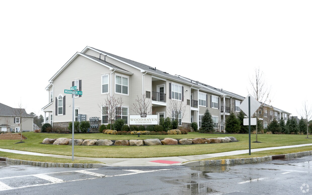 Woodhaven Commons Rentals Old Bridge, NJ