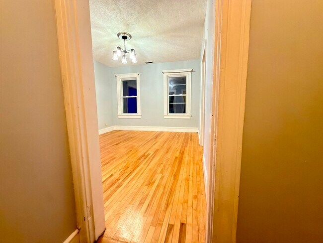 Building Photo - 90 Vernon St