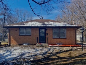 Building Photo - 4615 S 48th St