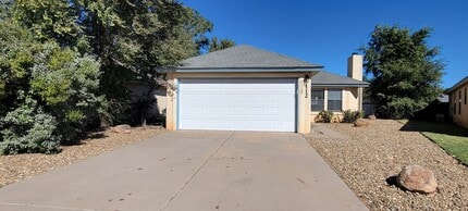 Building Photo - 112 Mollie Ct Building Photo - 112 Mollie Ct