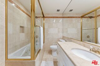 Foto del edificio - 1131 Alta Loma Rd