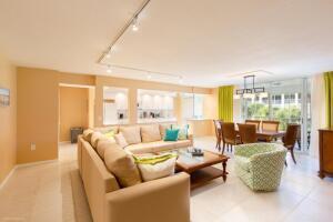 Primary Photo - 110 Half Moon Cir