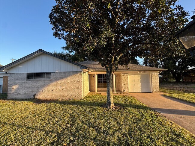 Building Photo - 5717 Woodrow St