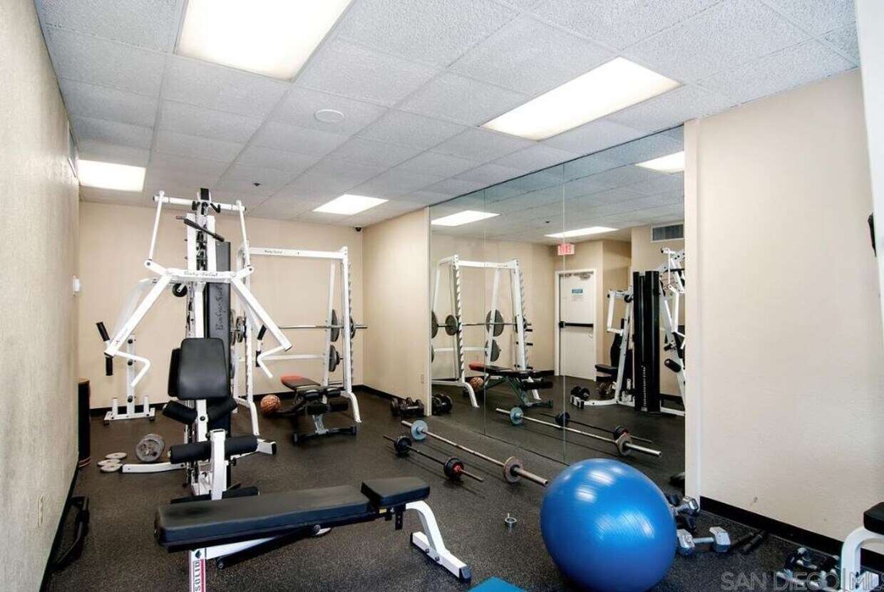 Foto del edificio - 1 bed /1 bath in Downtown San Diego