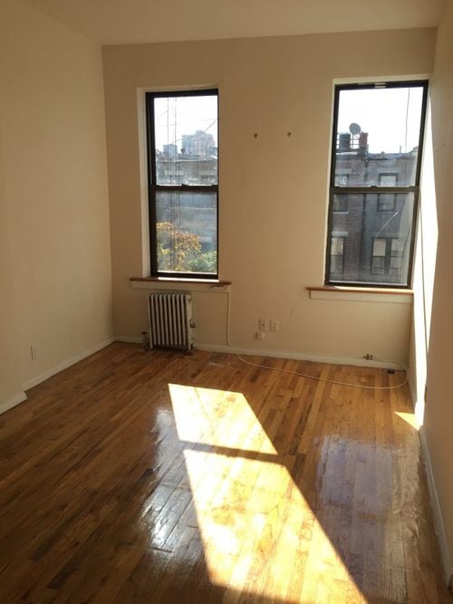 Primary Photo - 146 W 120th St