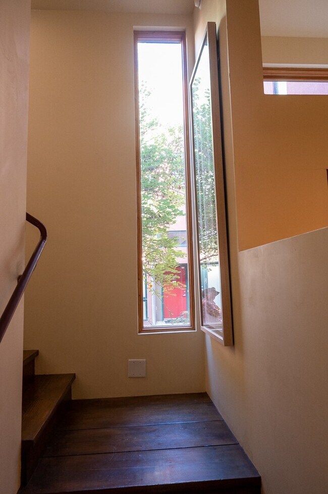 Foto del edificio - 1190 Harrison Rd