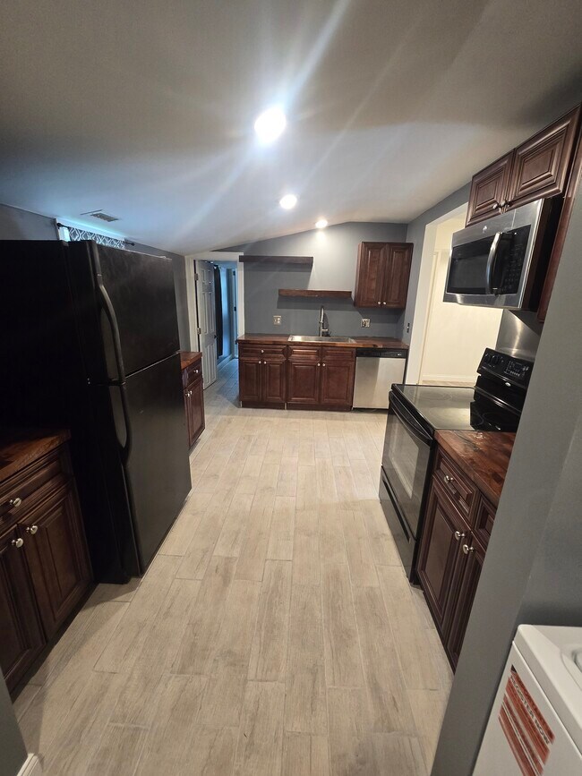 Building Photo - 3466 Virginia Dr