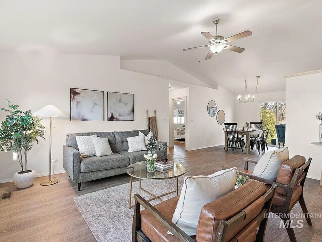 Building Photo - 238 S Neskowin Way