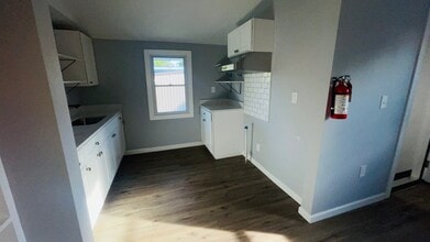 Building Photo - 809 Arnold Ave