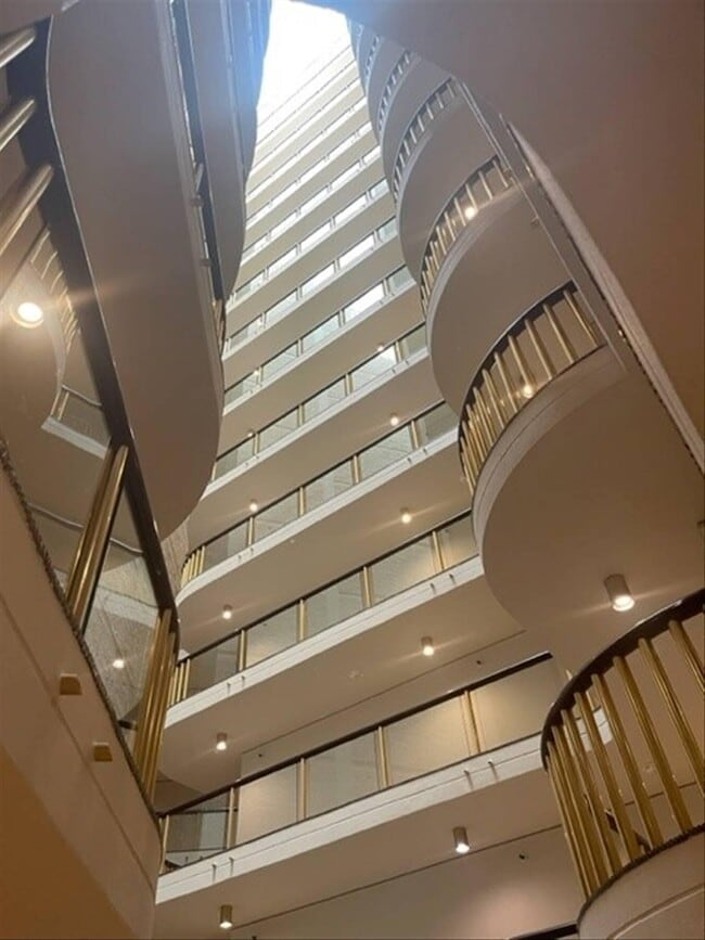 Building Photo - 2843 S Bayshore Dr