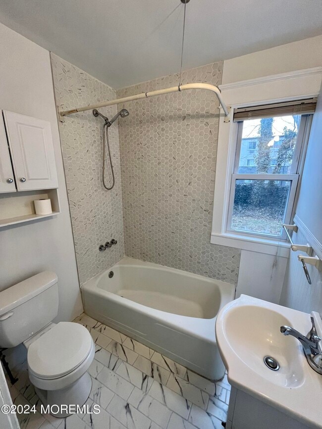 24 Waverly Pl, Red Bank, NJ 07701 Townhome Rentals in Red Bank NJ