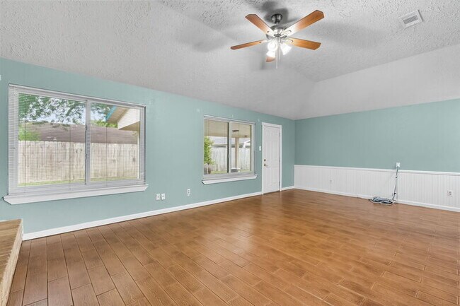 Building Photo - 9731 Shell Rock Rd