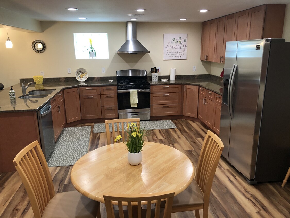 Large open kitchen - 9340 Lark Sparrow Trl