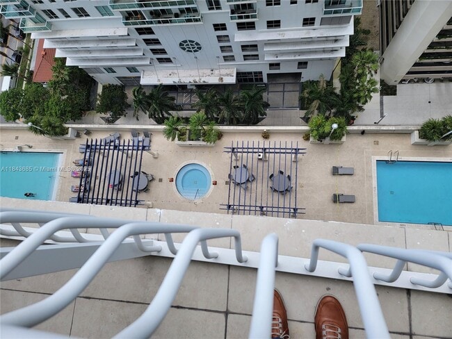 Building Photo - 1200 Brickell Bay Dr