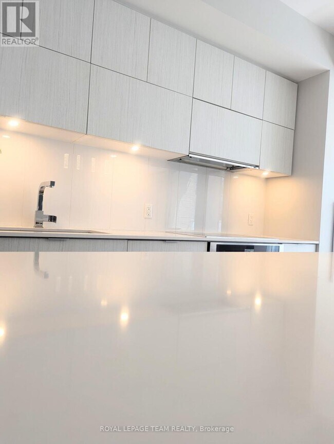 Photo du bâtiment - 101 Queen St