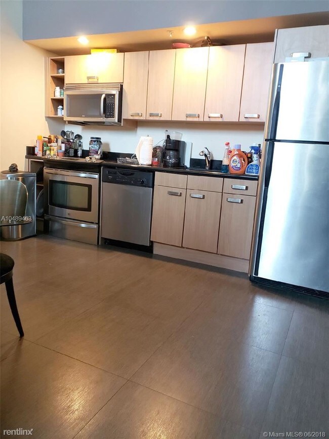 Foto del edificio - 2 br, 2 bath  - 7744 Collins Ave Apt 14