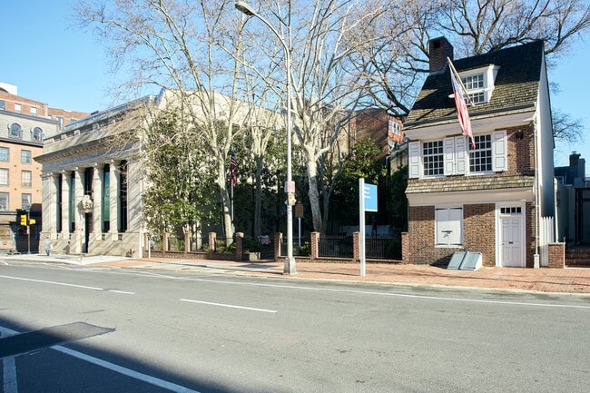 Building Photo - 313 Race St