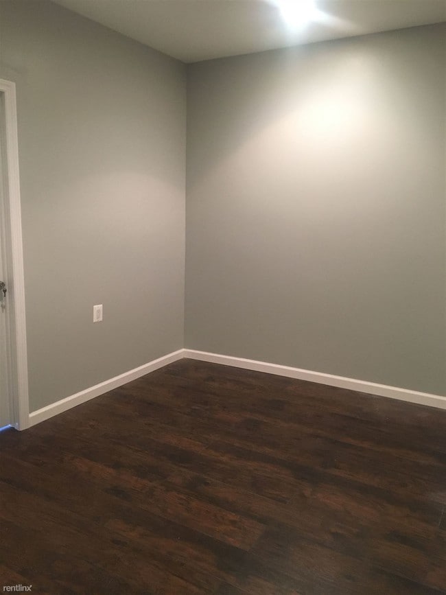 Building Photo - 1 br, 1 bath Apartment - 594 Nostrand Ave