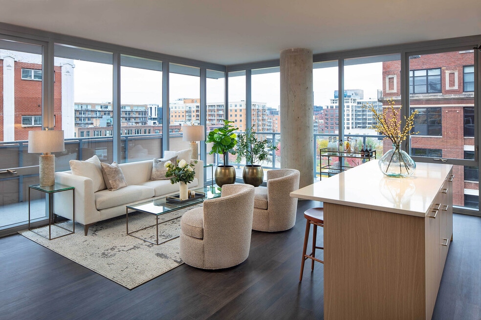 Apartments for Rent with a Walk-In Closet in West Loop, Chicago ...
