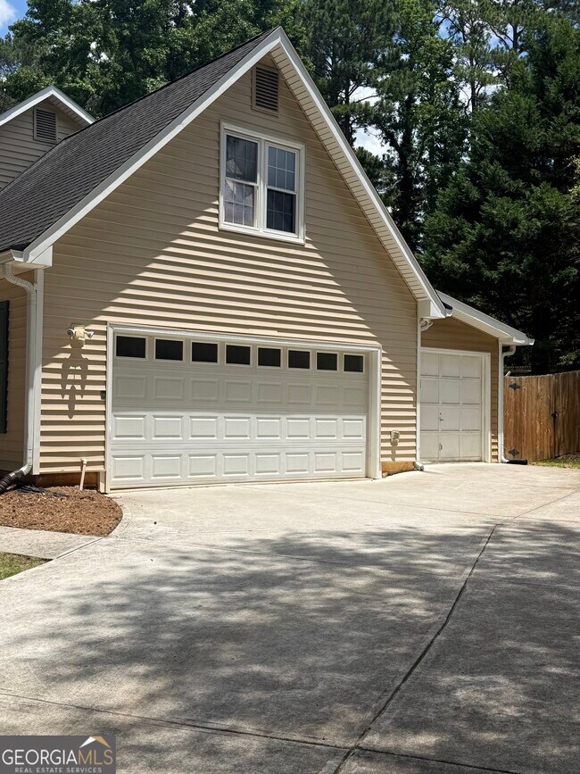 Building Photo - 317 Welton Way