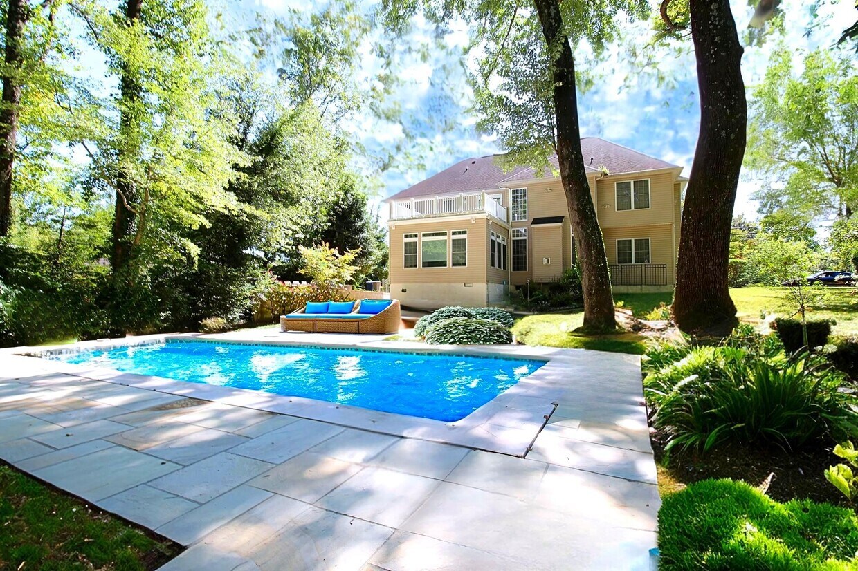 Foto del edificio - 3515 Devon Dr
