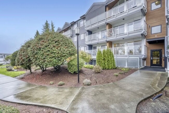 Building Photo - Canterbury Shores Condominiums ~ Madison Park
