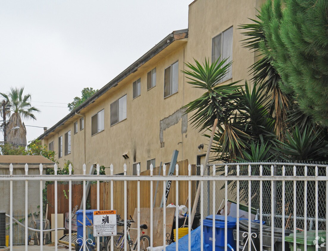 Foto del edificio - Holt Arms